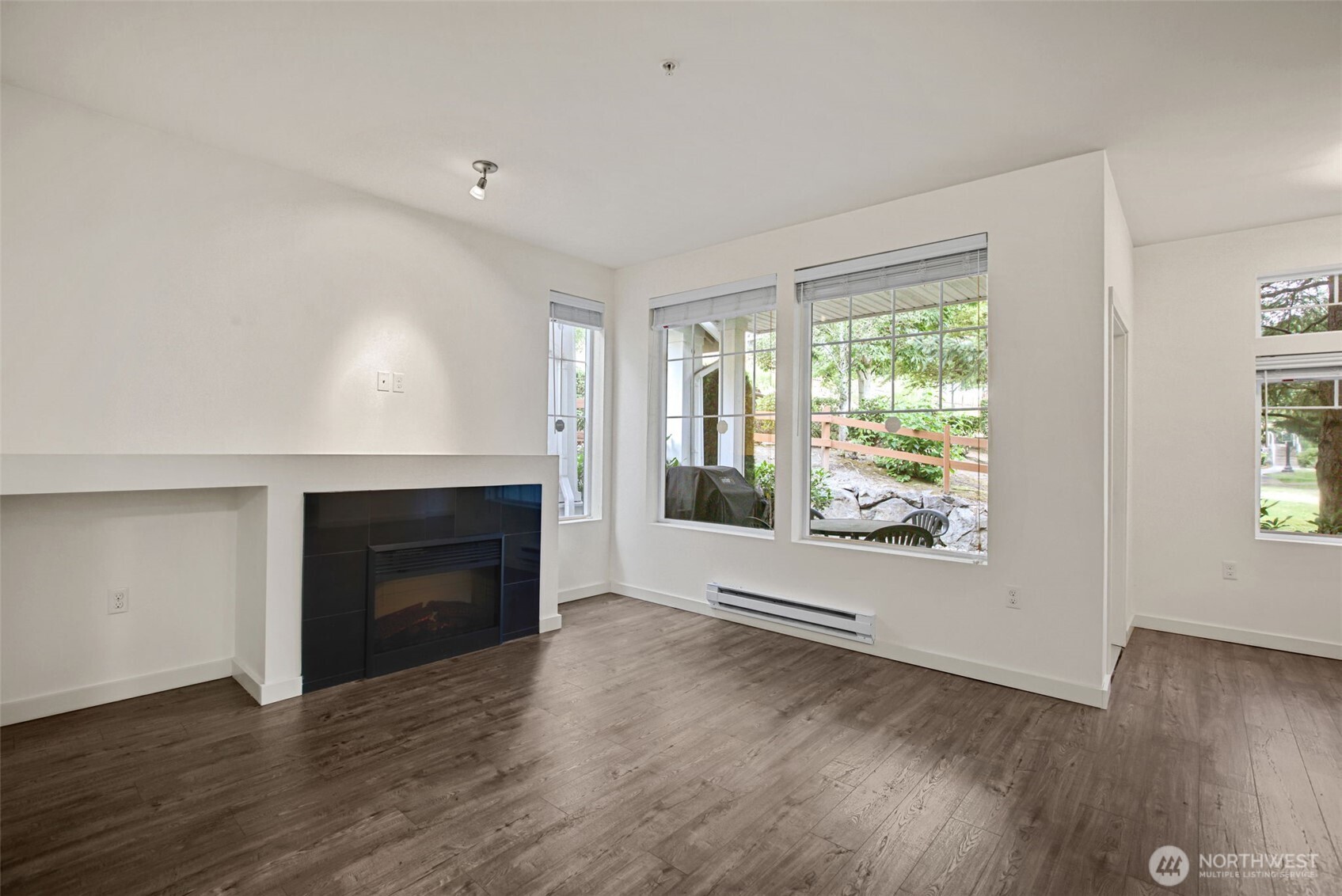 21055 40th Place F1 Property Photo 2