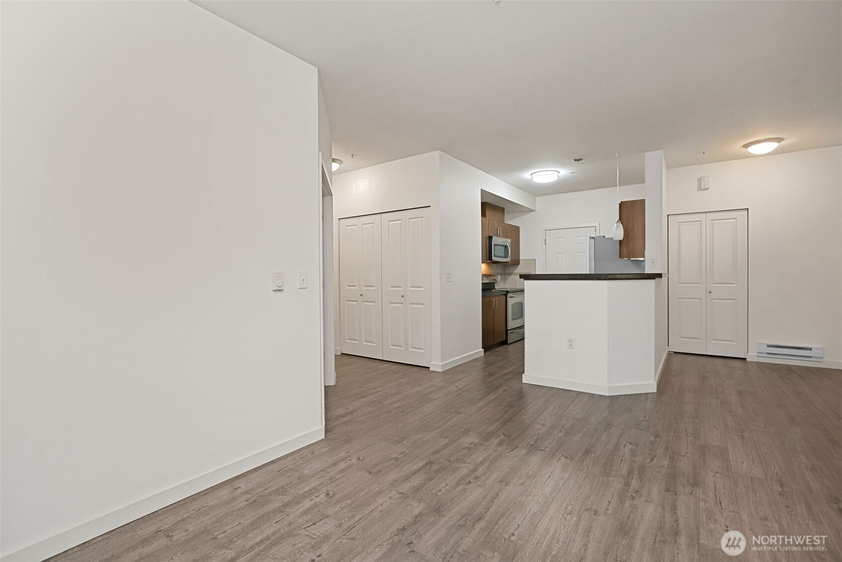 21055 40th Place F1 Property Photo 8