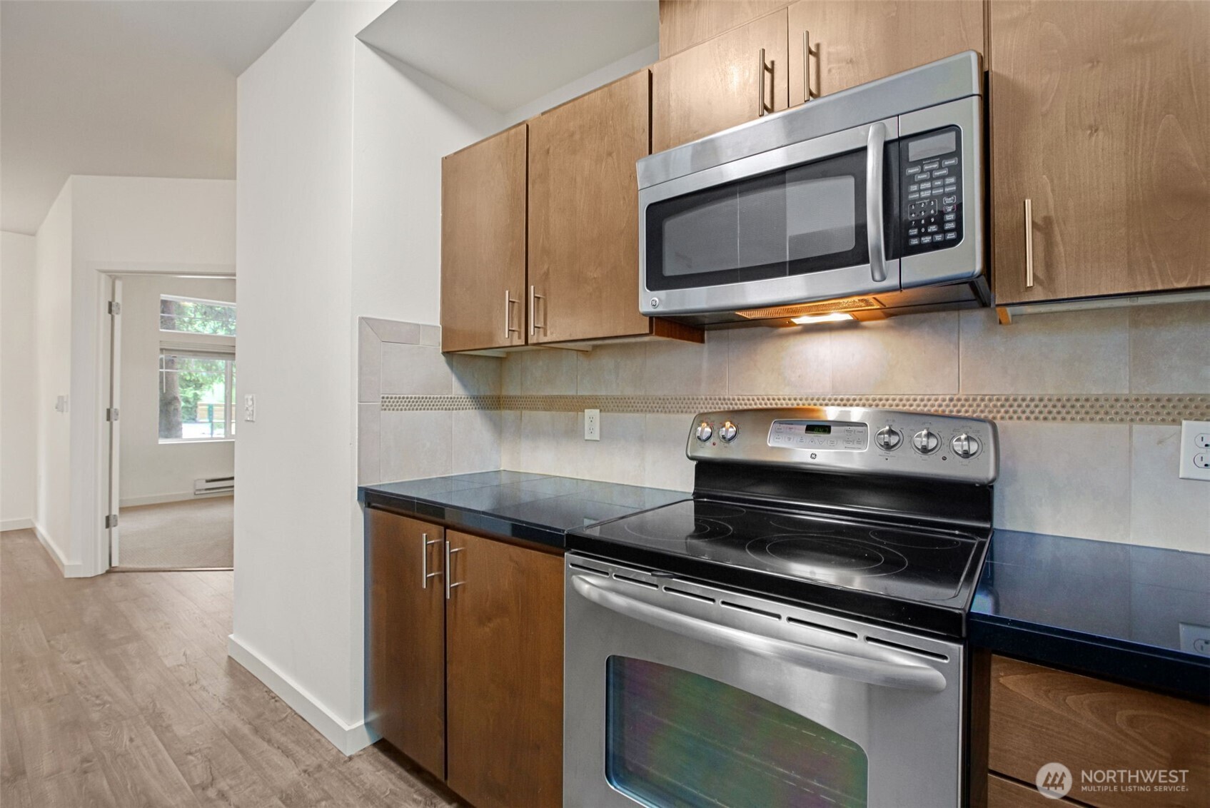 21055 40th Place F1 Property Photo 13