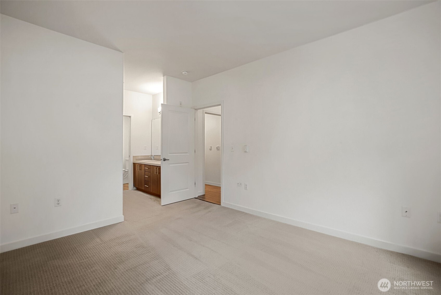 21055 40th Place F1 Property Photo 20