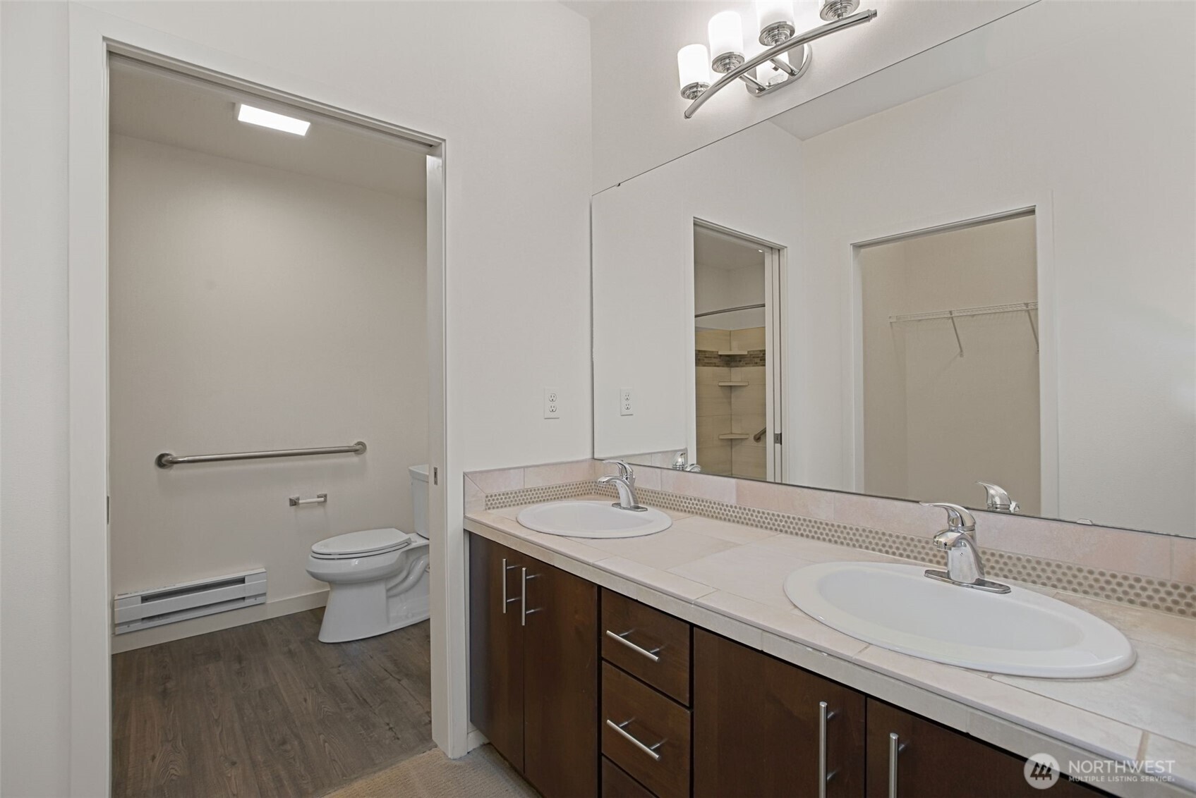 21055 40th Place F1 Property Photo 22