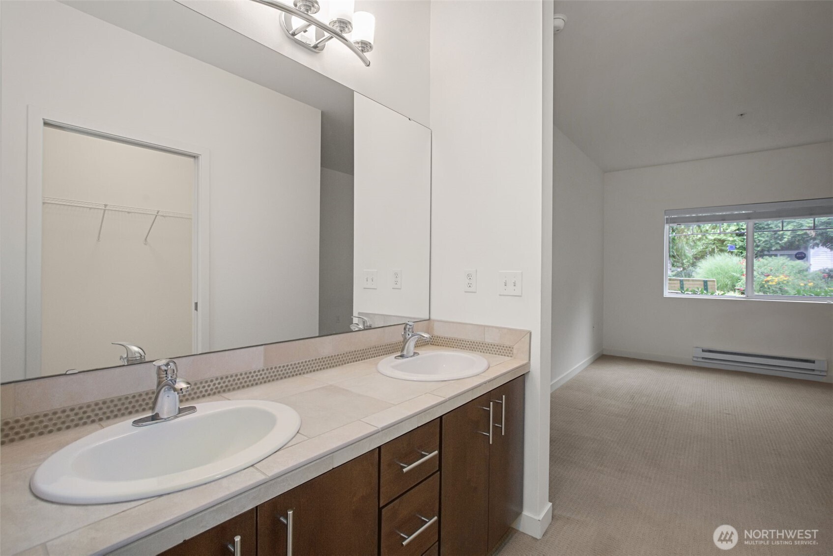 21055 40th Place F1 Property Photo 24