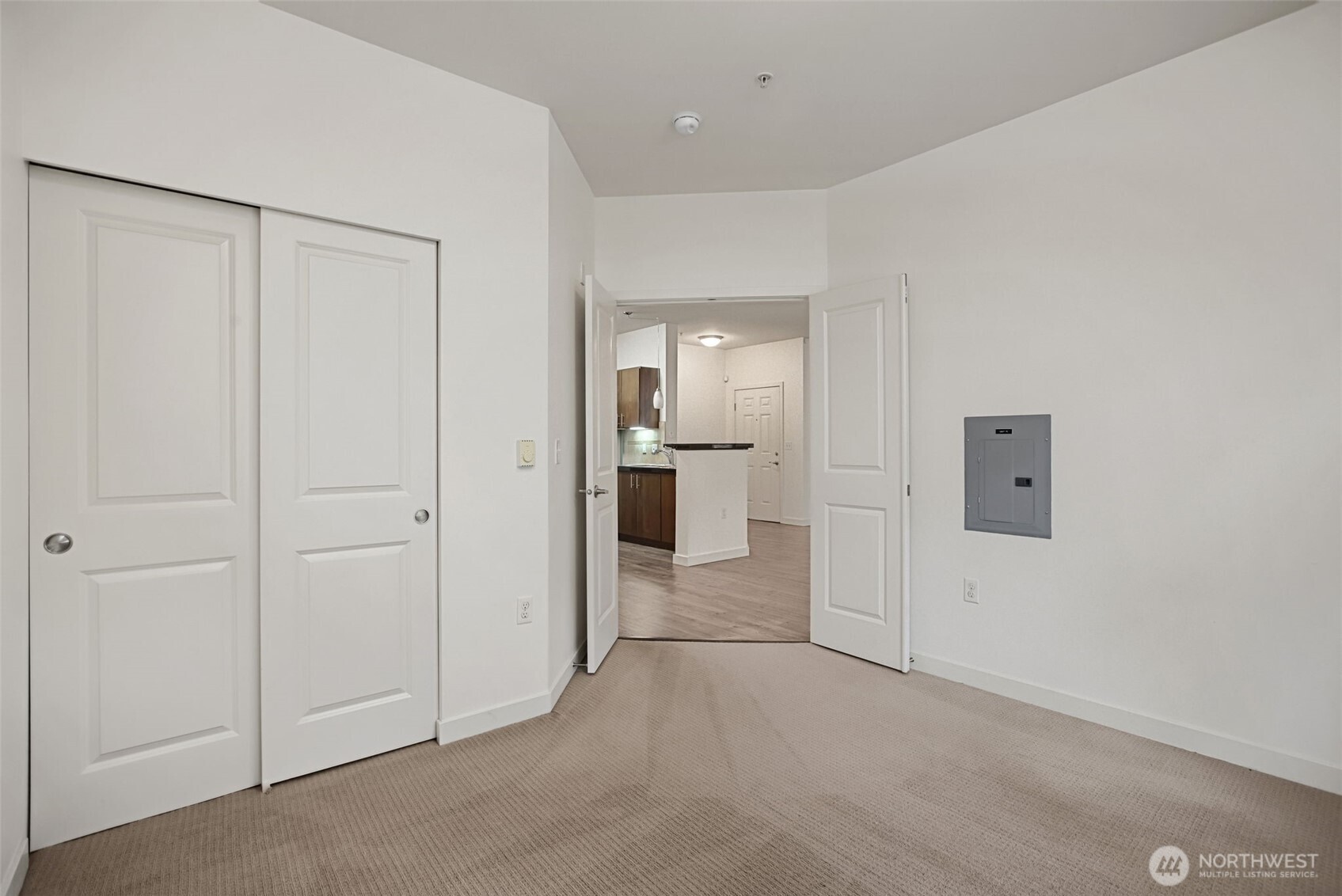 21055 40th Place F1 Property Photo 27