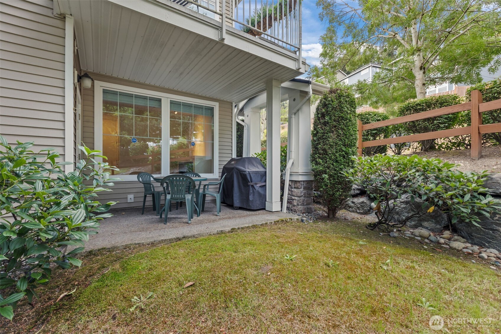 21055 40th Place F1 Property Photo 32
