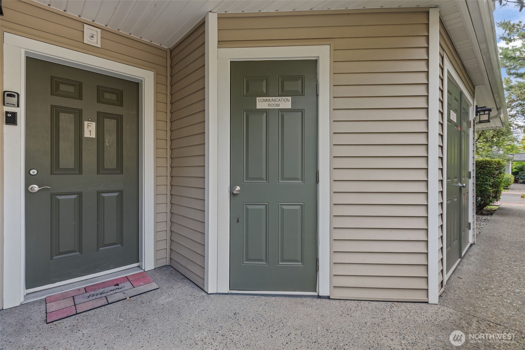 21055 40th Place F1 Property Photo 37