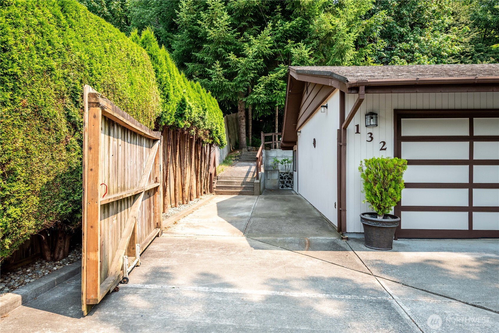 132 Alpha Property Photo 36