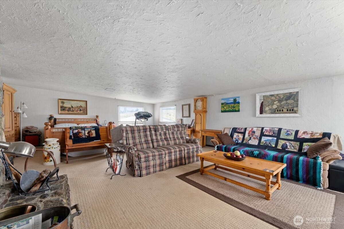 1638 Green Avenue Property Photo 13
