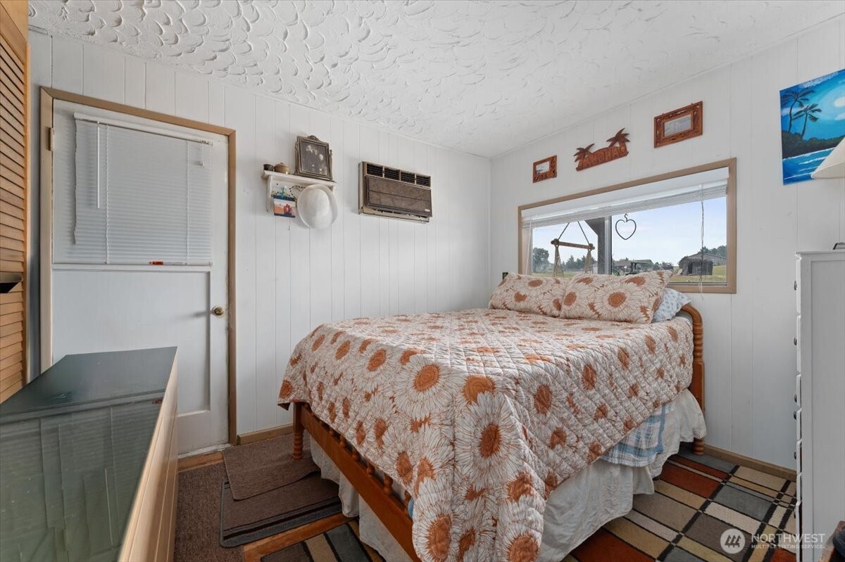1638 Green Avenue Property Photo 14