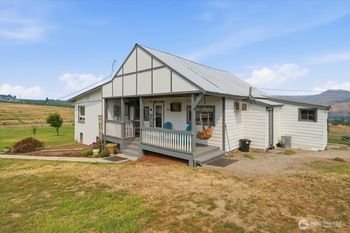 1638 Green Avenue Property Photo 18
