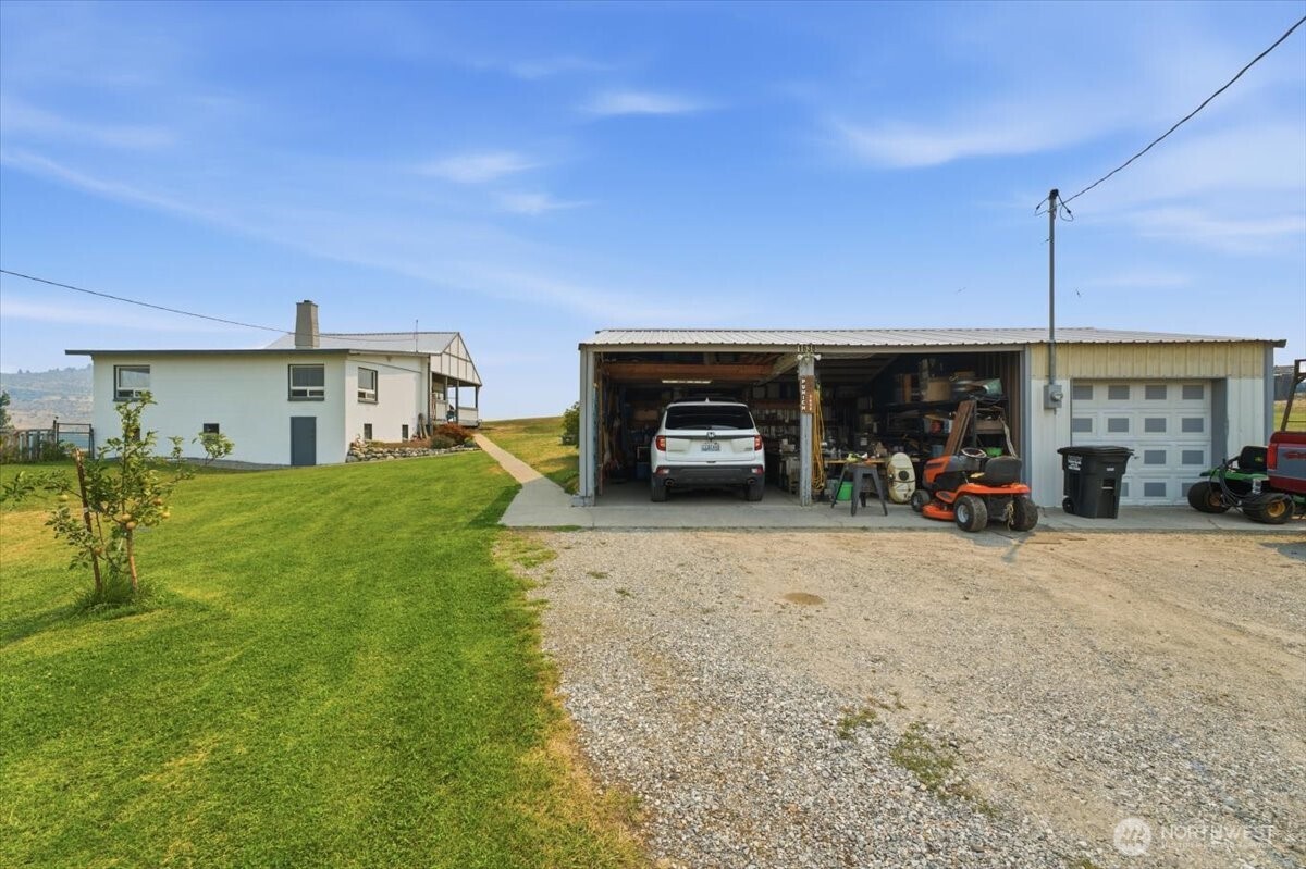 1638 Green Avenue Property Photo 23
