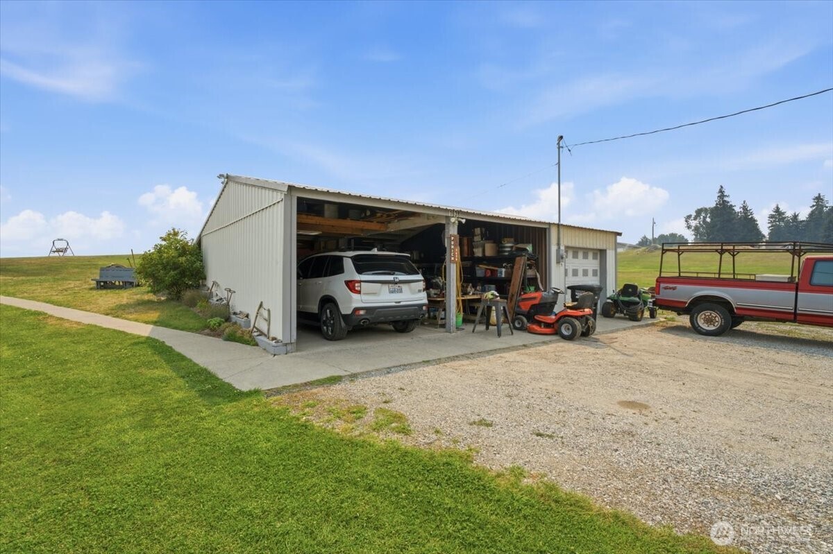 1638 Green Avenue Property Photo 24