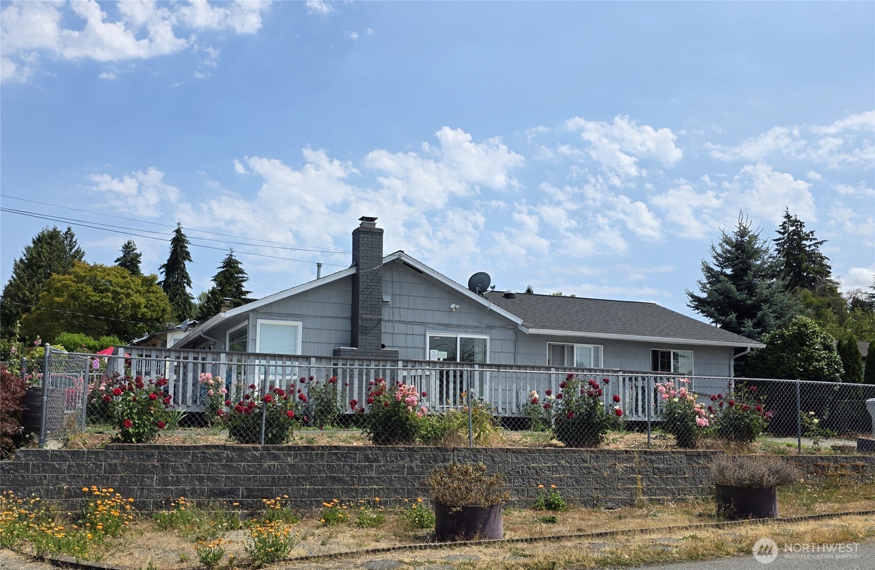 2561316 Property Photo 1