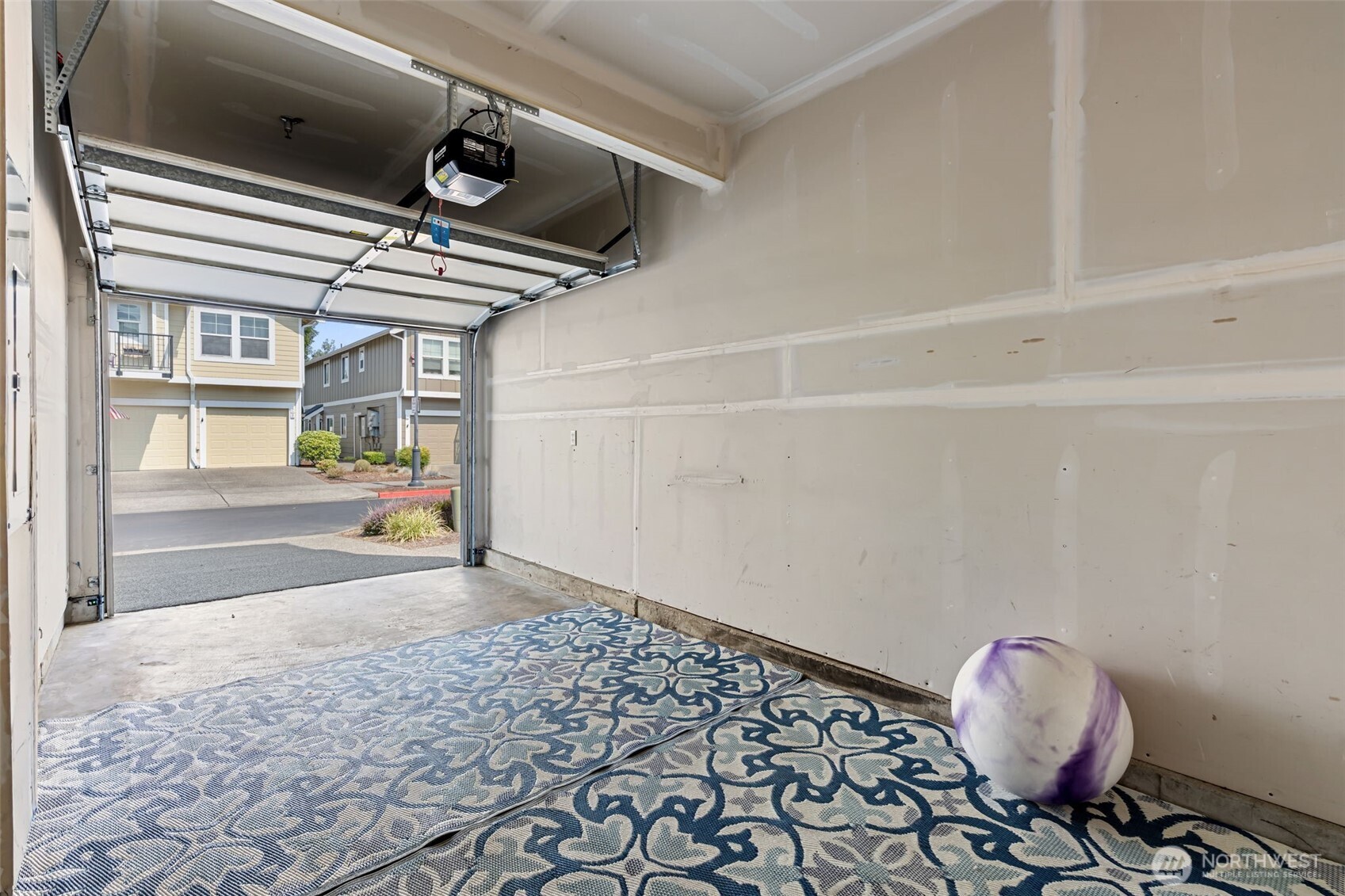 6037 Illinois Lane C Property Photo 4