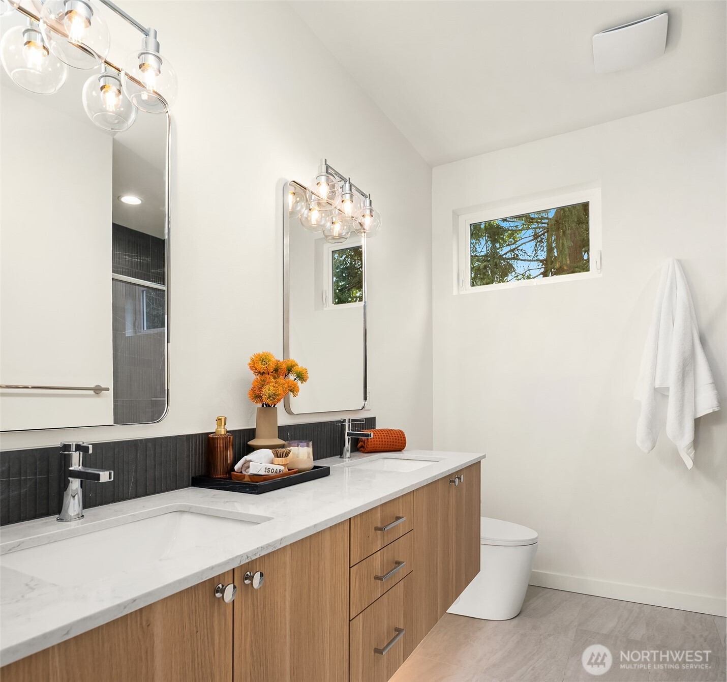 10835 11th Avenue Property Photo 14