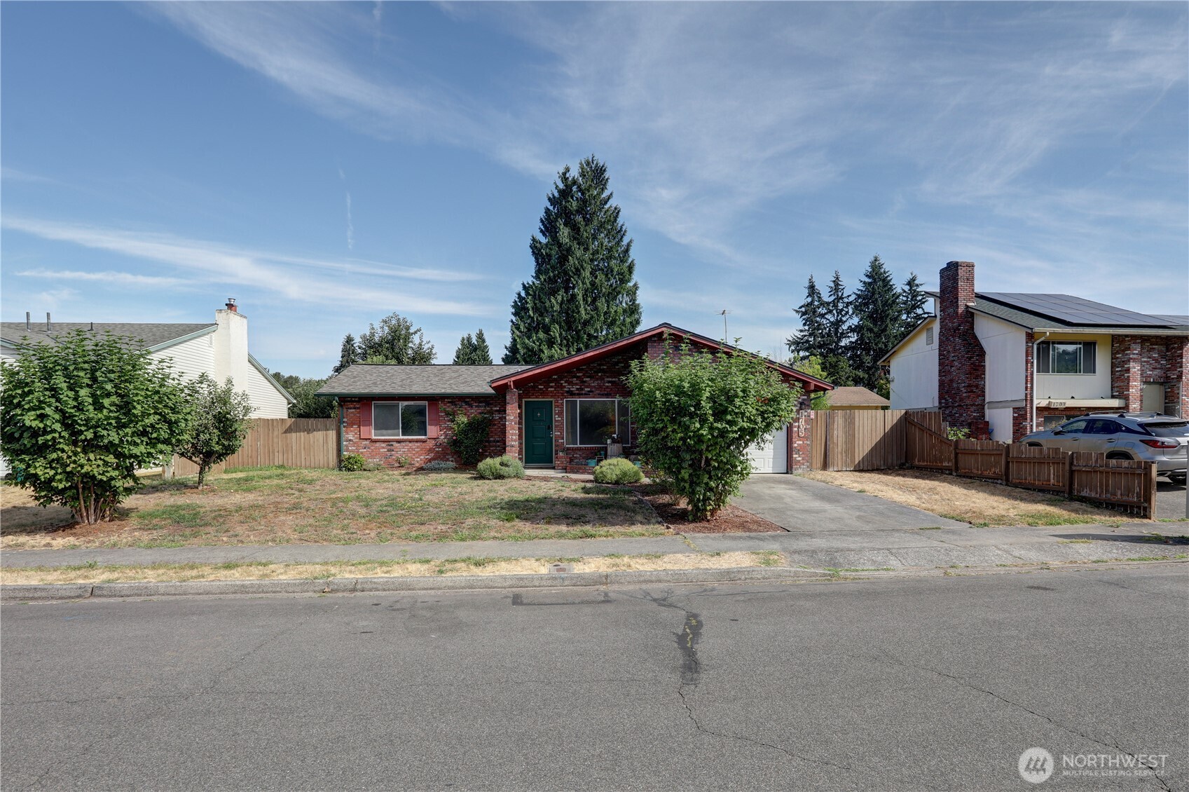 1705 19th Dr Property Photo 2