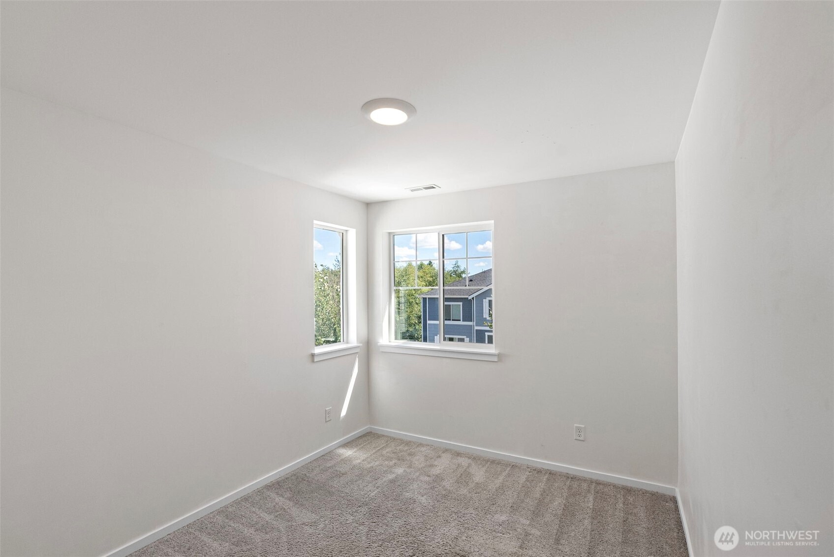 826 Nw Highgarden Drive Property Photo 11