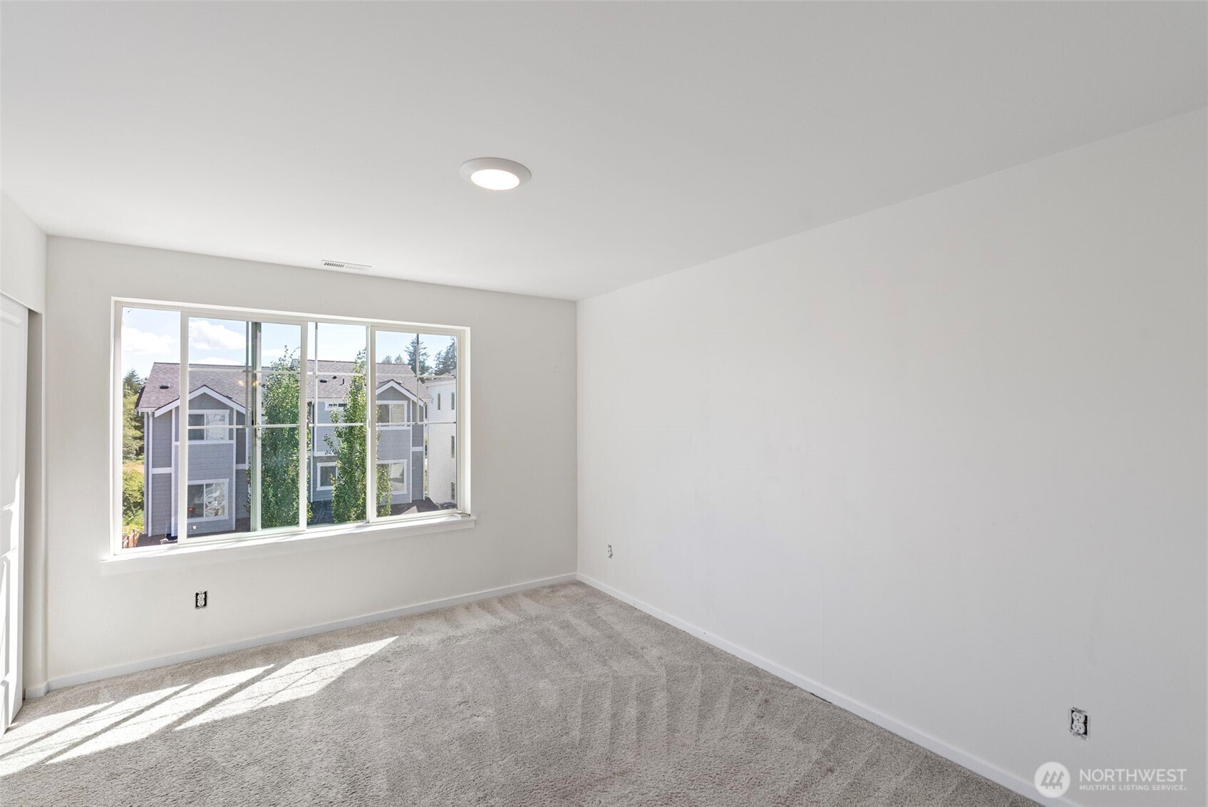826 Nw Highgarden Drive Property Photo 17