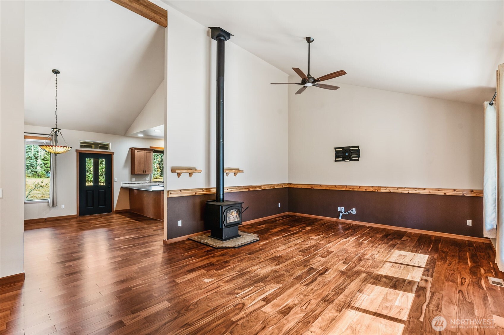 212 156th Lane Property Photo 3