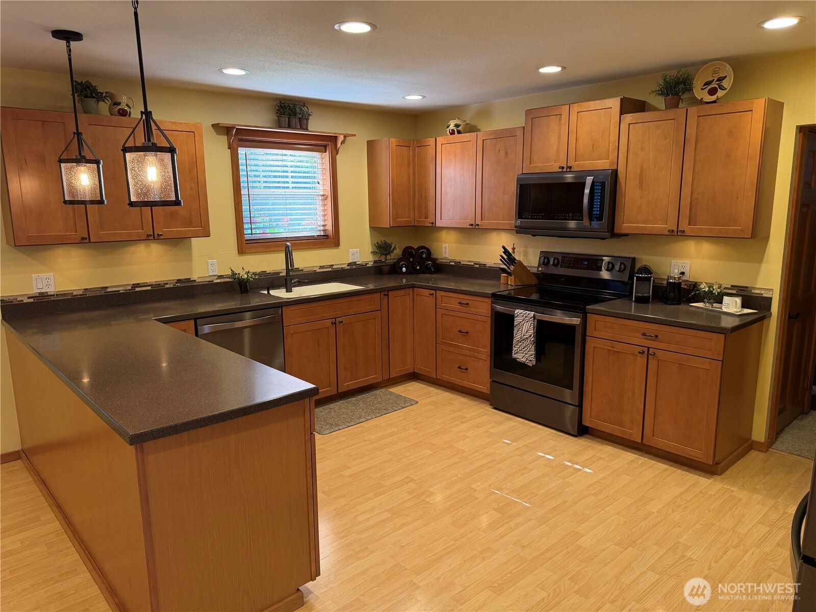 2824 Galloway Street Property Photo 10