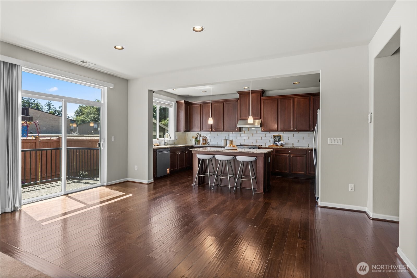 5028 70th Place Property Photo 8