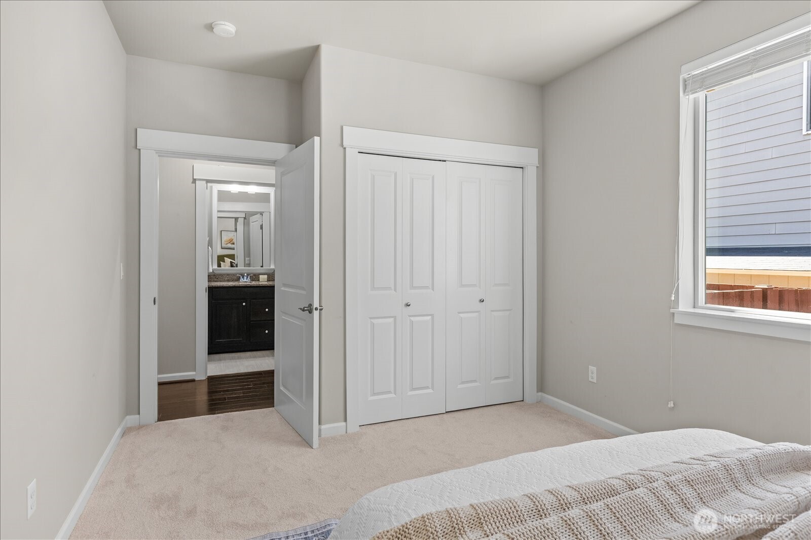 5028 70th Place Property Photo 16