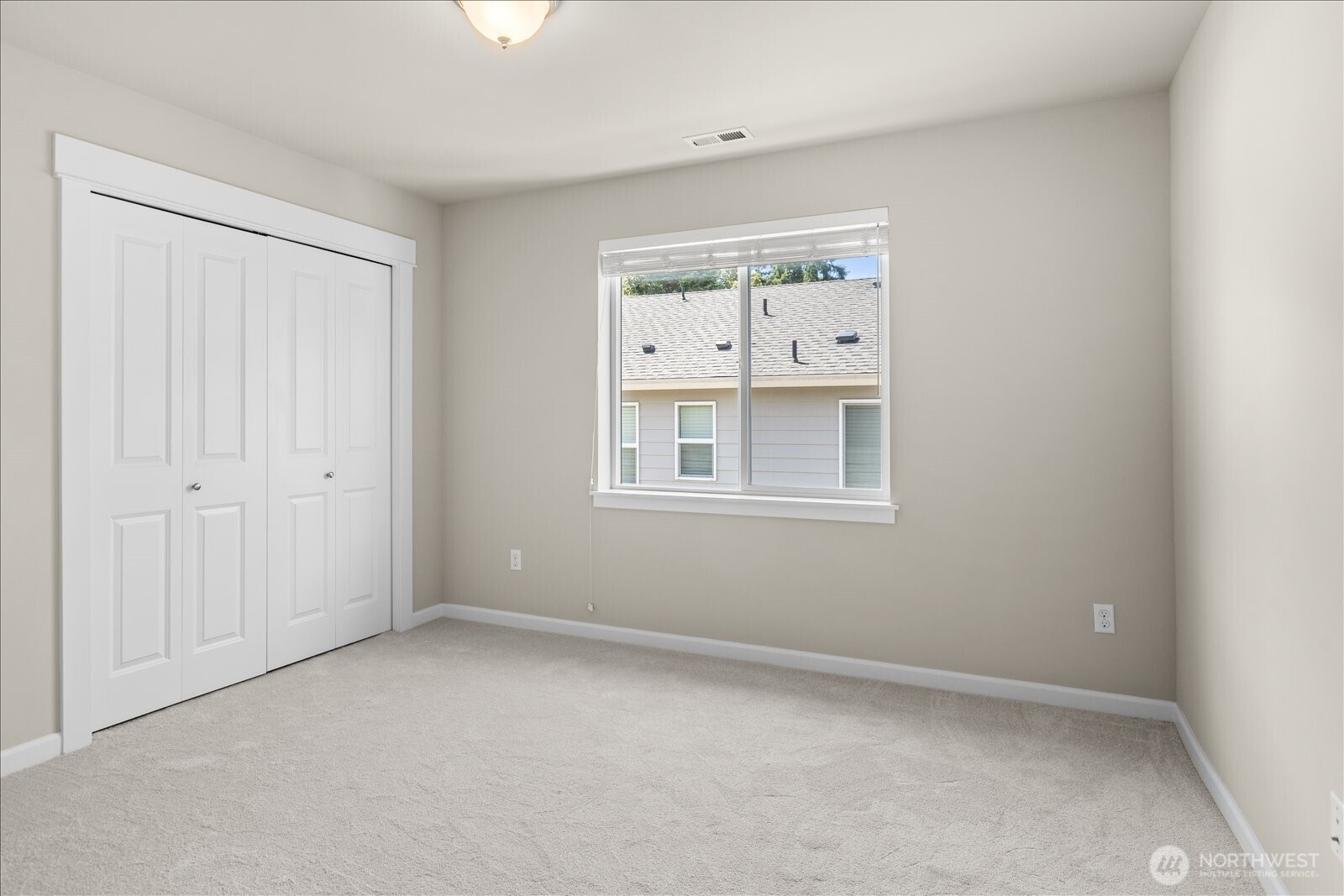 5028 70th Place Property Photo 26