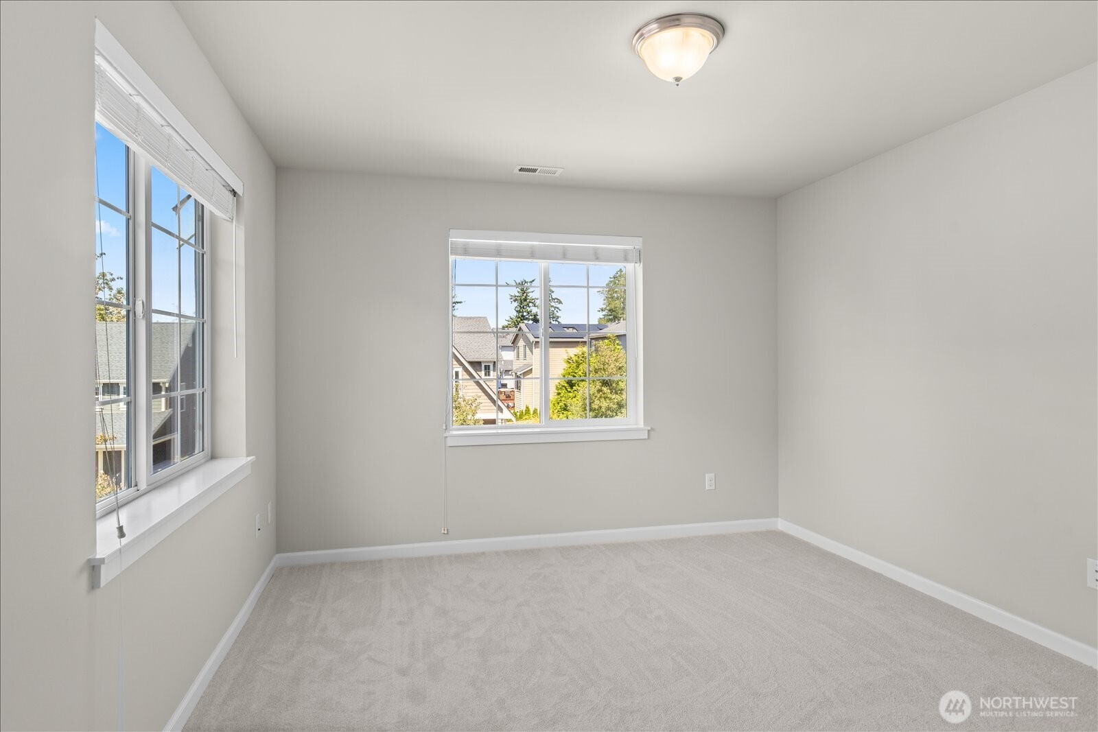 5028 70th Place Property Photo 28