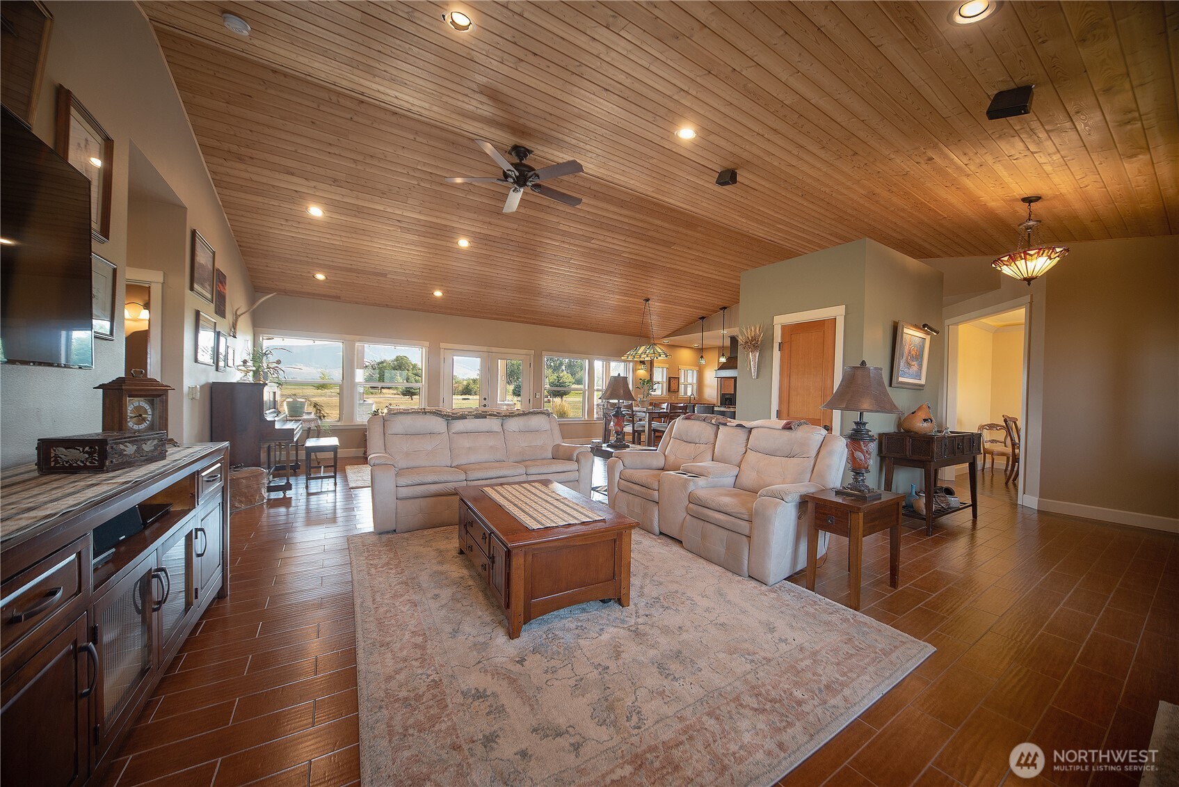 631 Radiant View Drive Property Photo 5