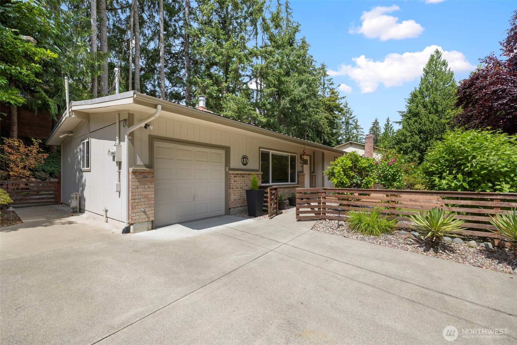 450 Mount Defiance Circle Property Photo 5