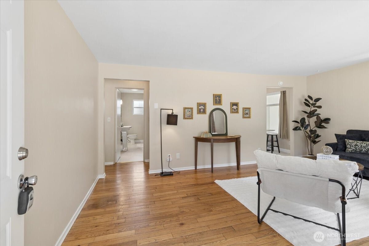 2518 2514 Spring Street Property Photo 3