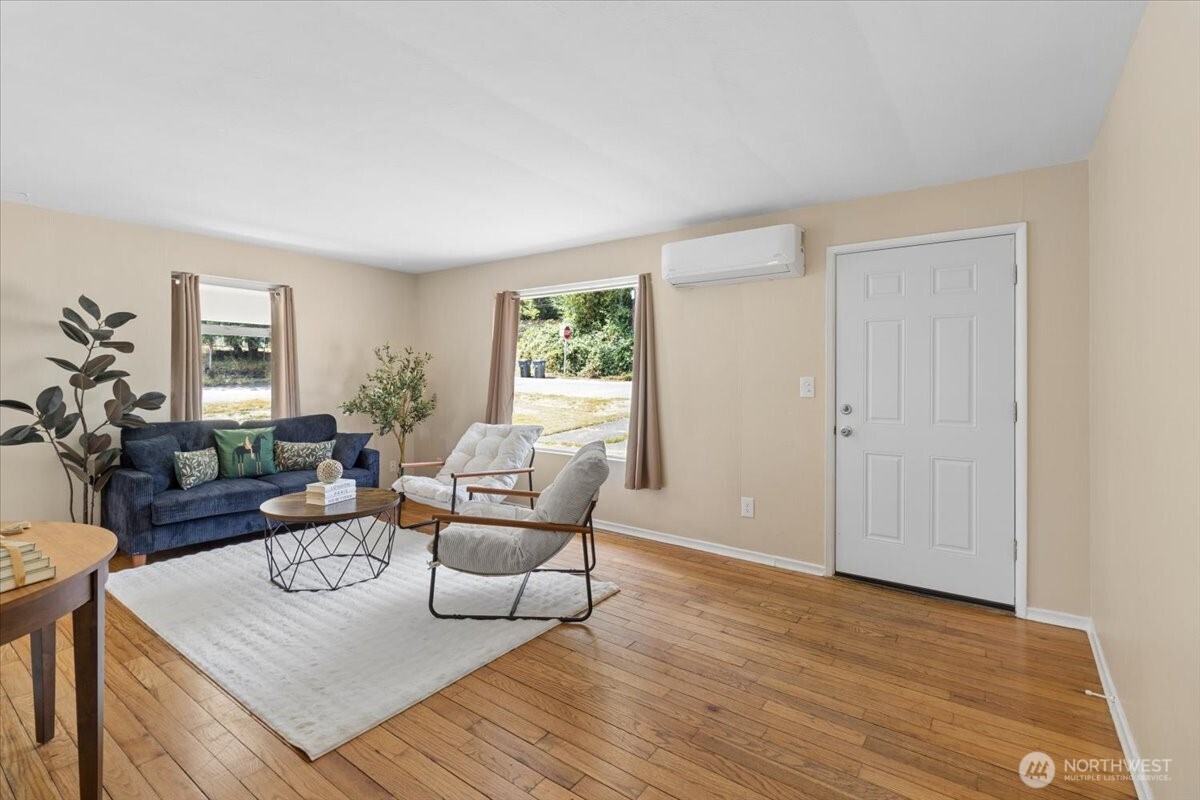 2518 2514 Spring Street Property Photo 4
