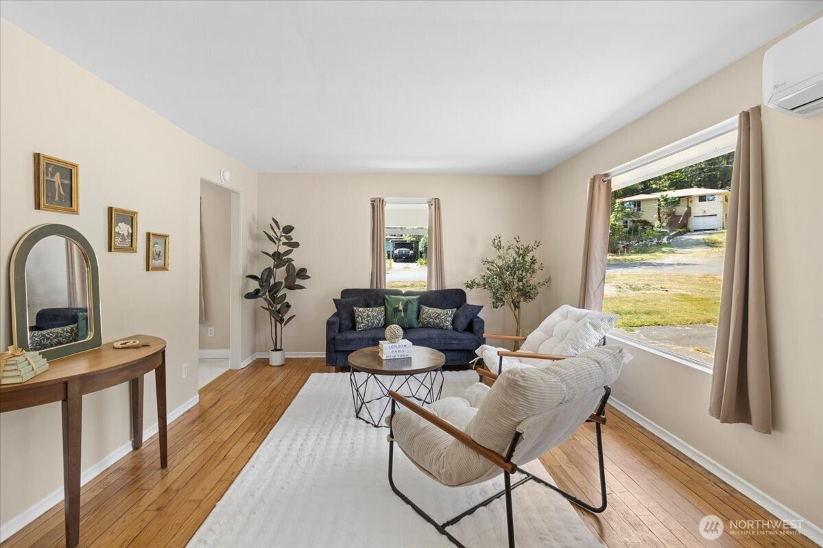 2518 2514 Spring Street Property Photo 5