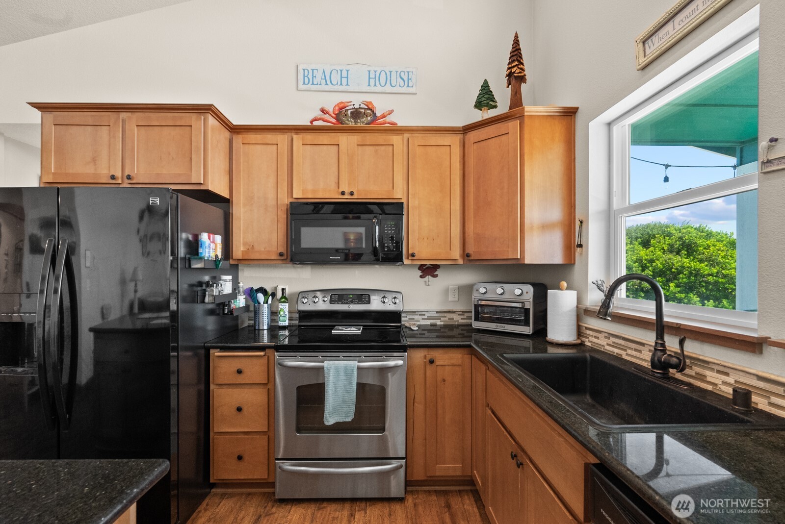 442 N Spinnaker Avenue Property Photo 9
