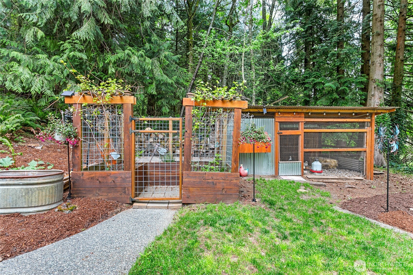 2336 Northshore Road Property Photo 8