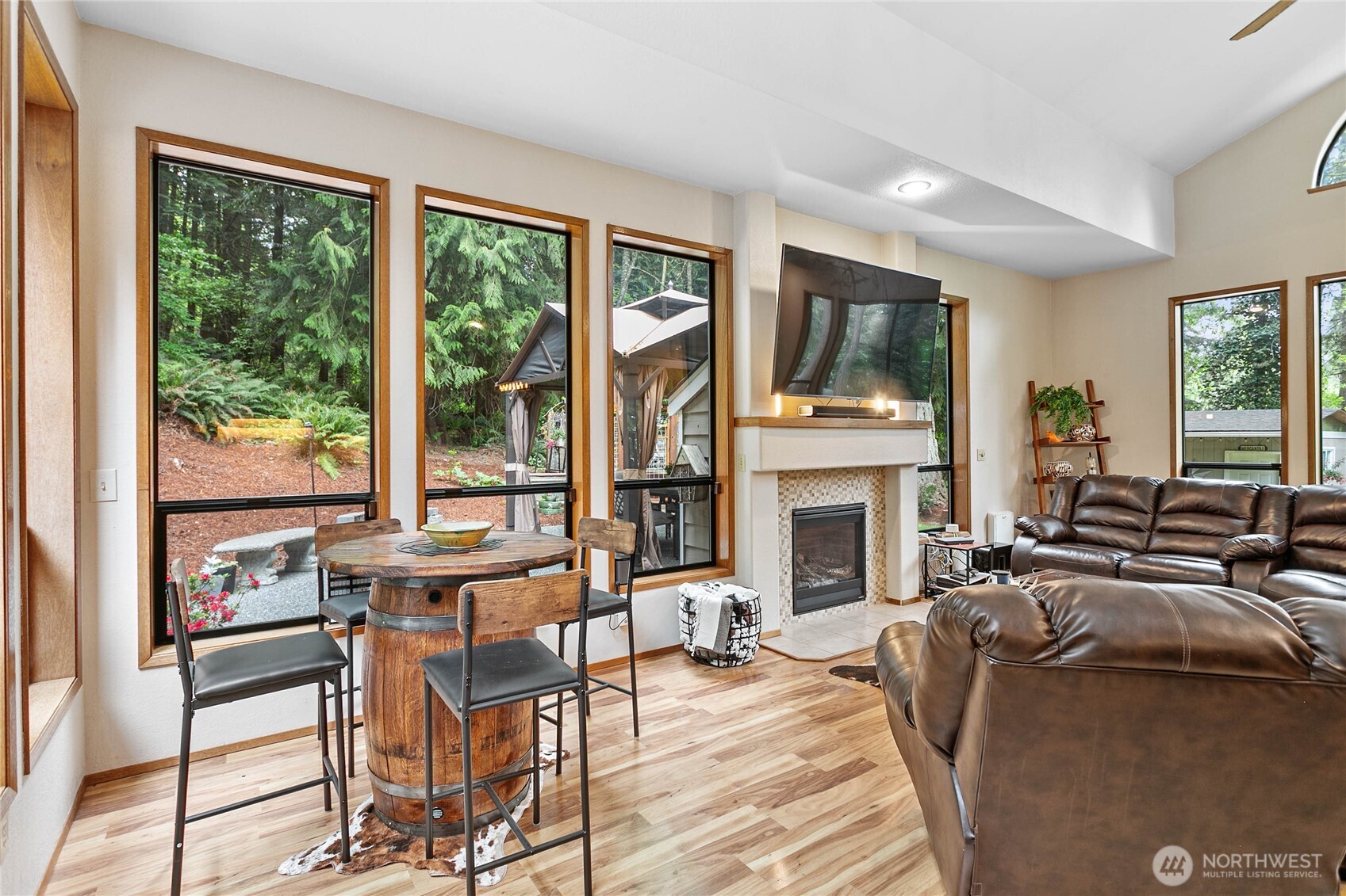 2336 Northshore Road Property Photo 11