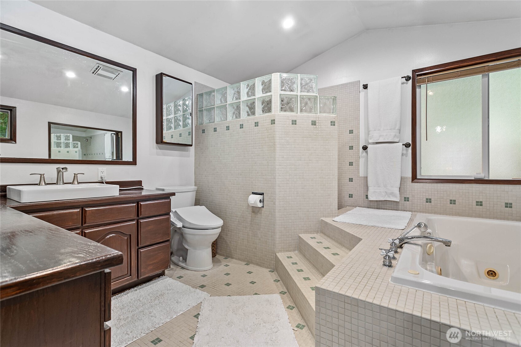 2336 Northshore Road Property Photo 17