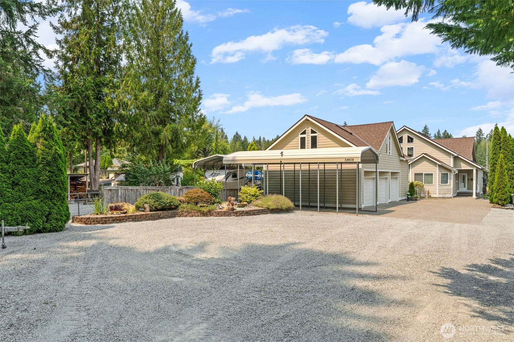 32608 Benbow Drive Property Photo 7