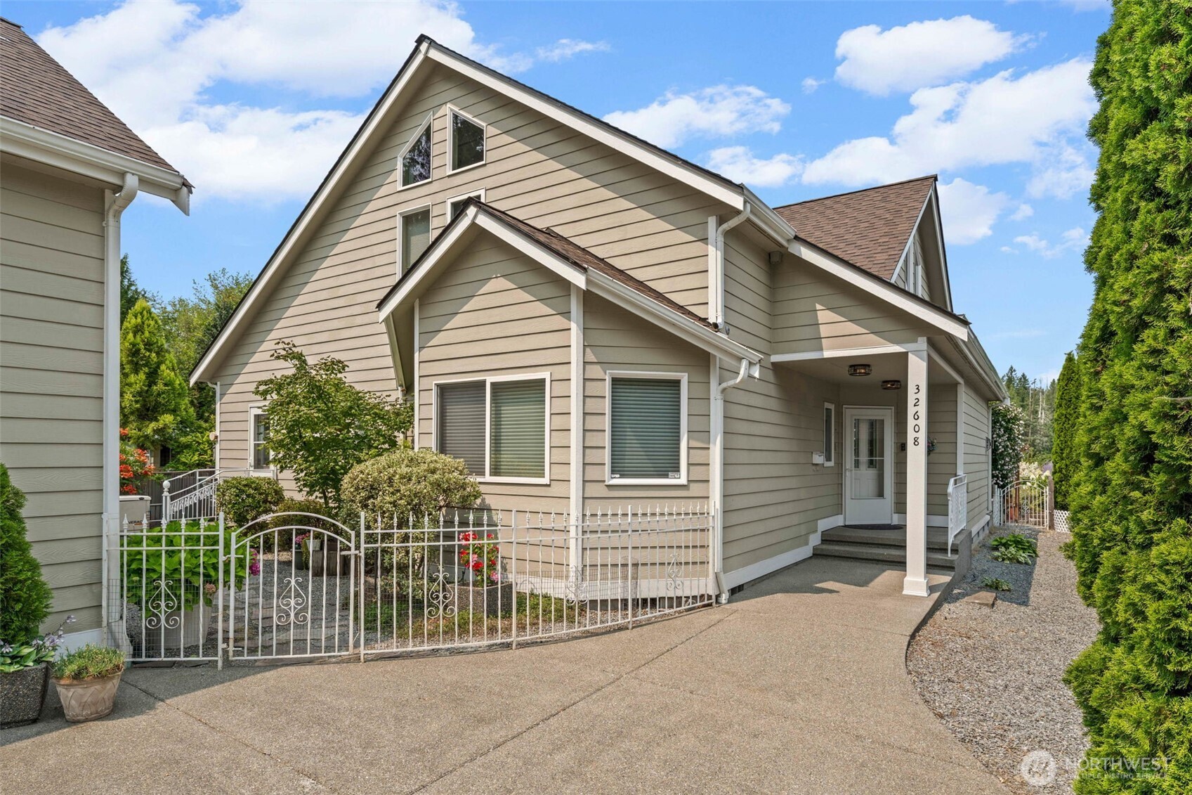 32608 Benbow Drive Property Photo 9