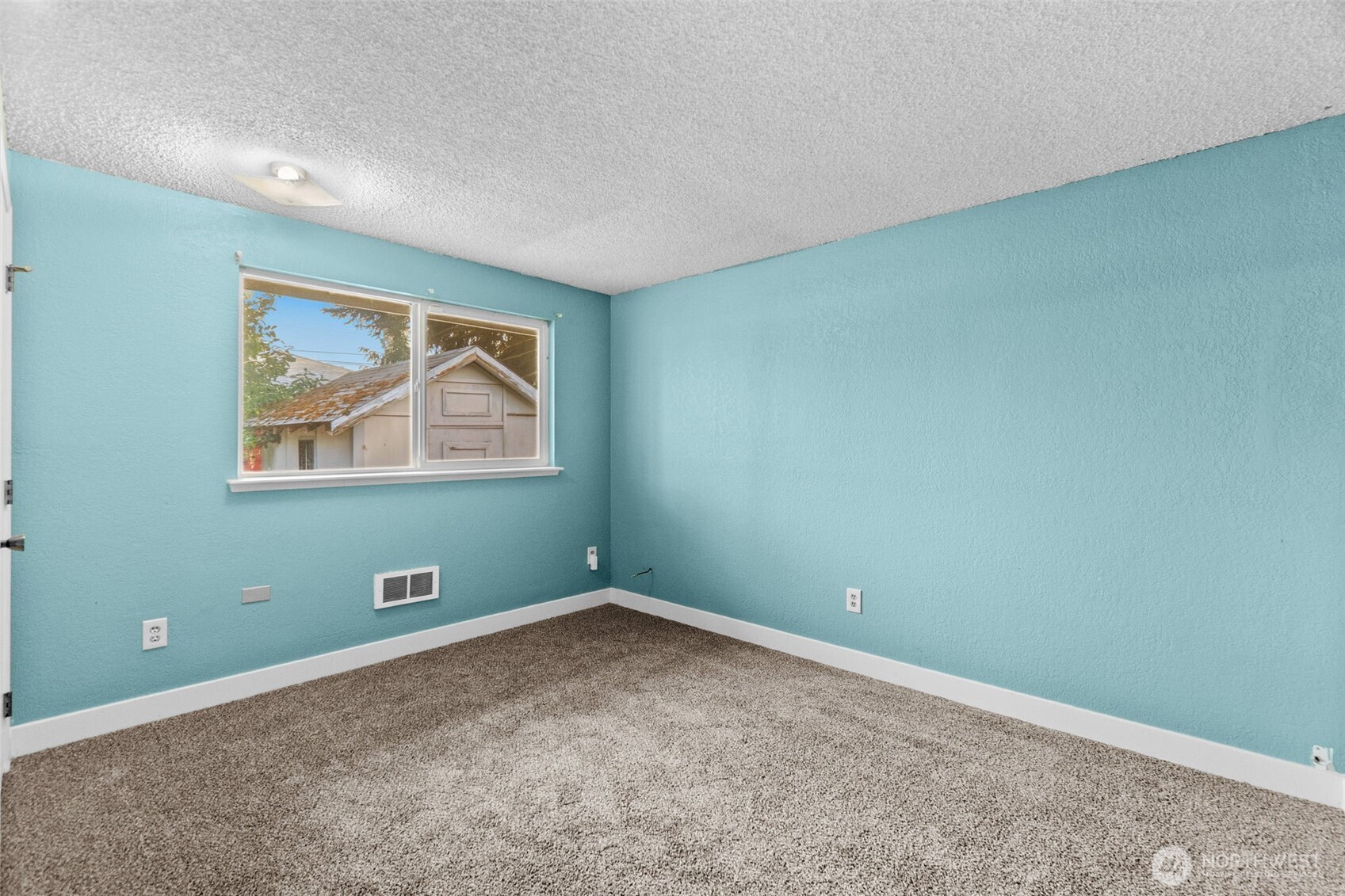 401 E 66th Street Property Photo 15