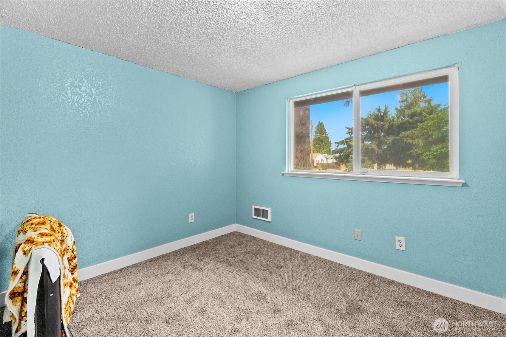 401 E 66th Street Property Photo 17