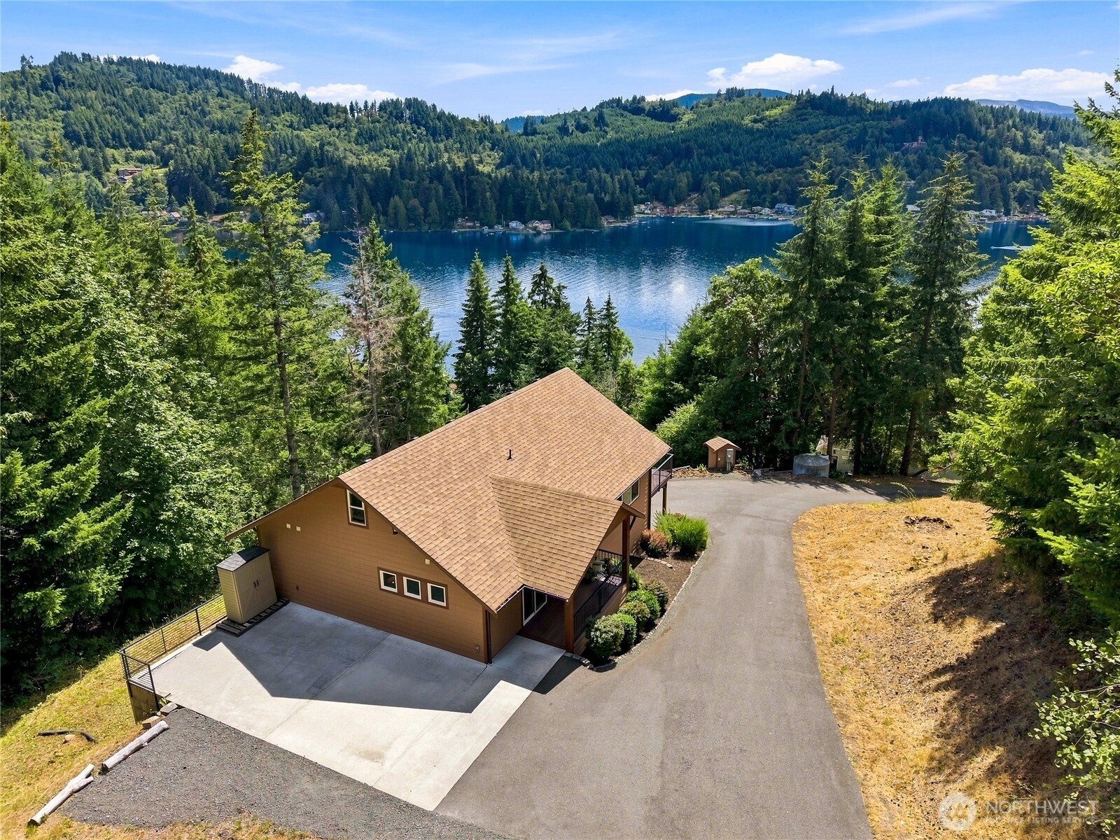 2040 Summit Lake Shore Road Property Photo 3