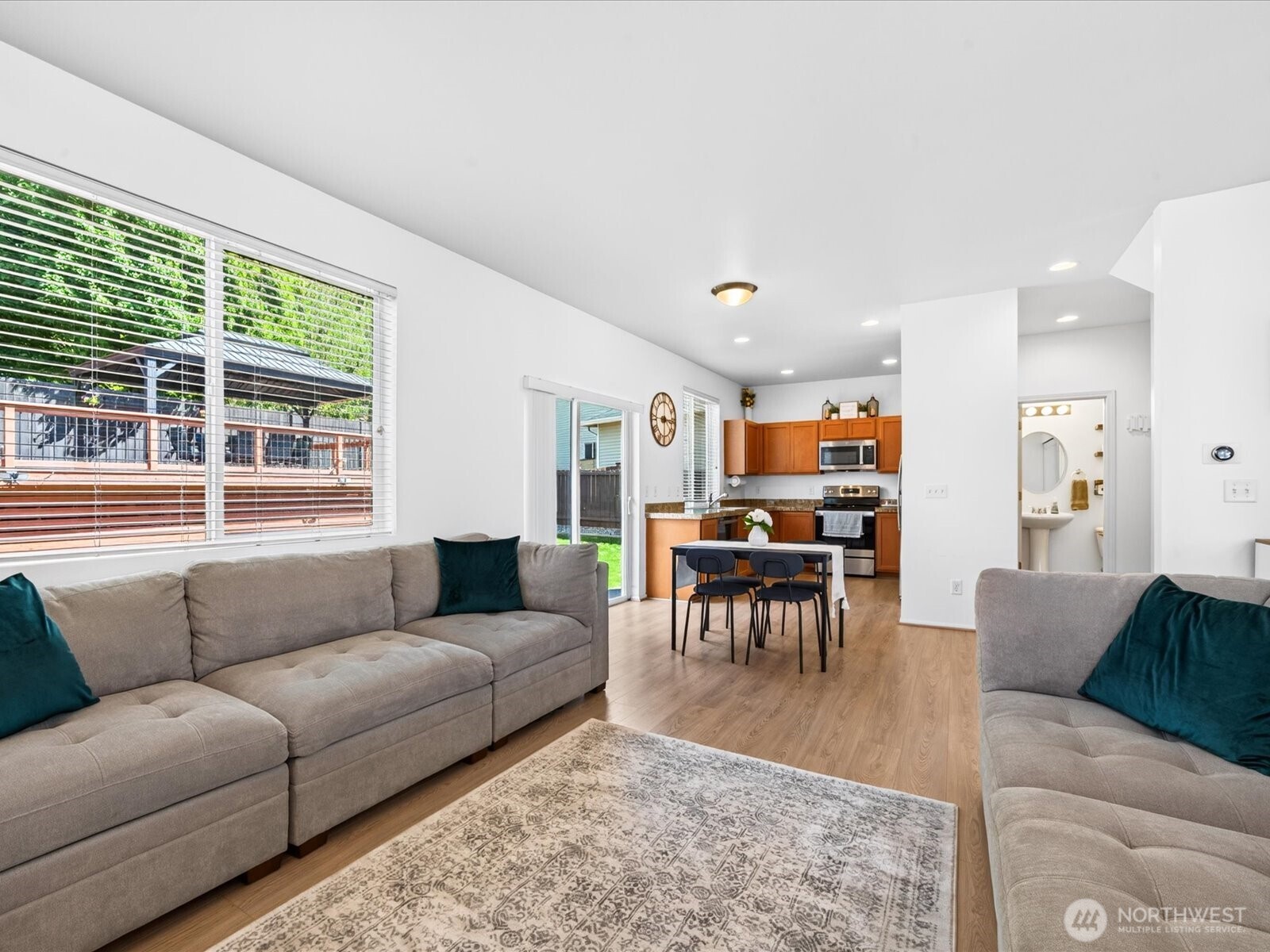 6726 Charlotte Avenue Property Photo 6