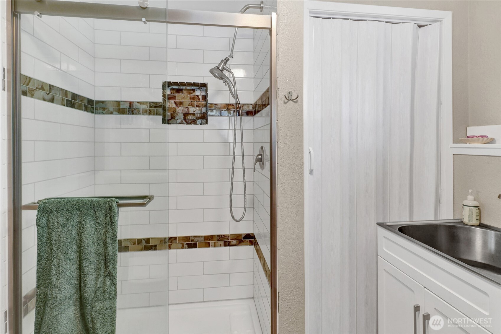 2413 N 18th Place Property Photo 28