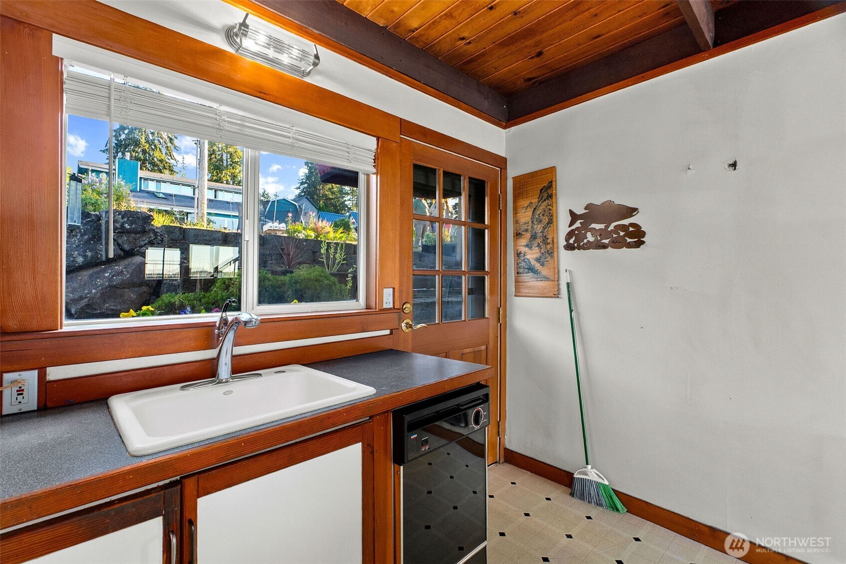 320 73rd Avenue Property Photo 8