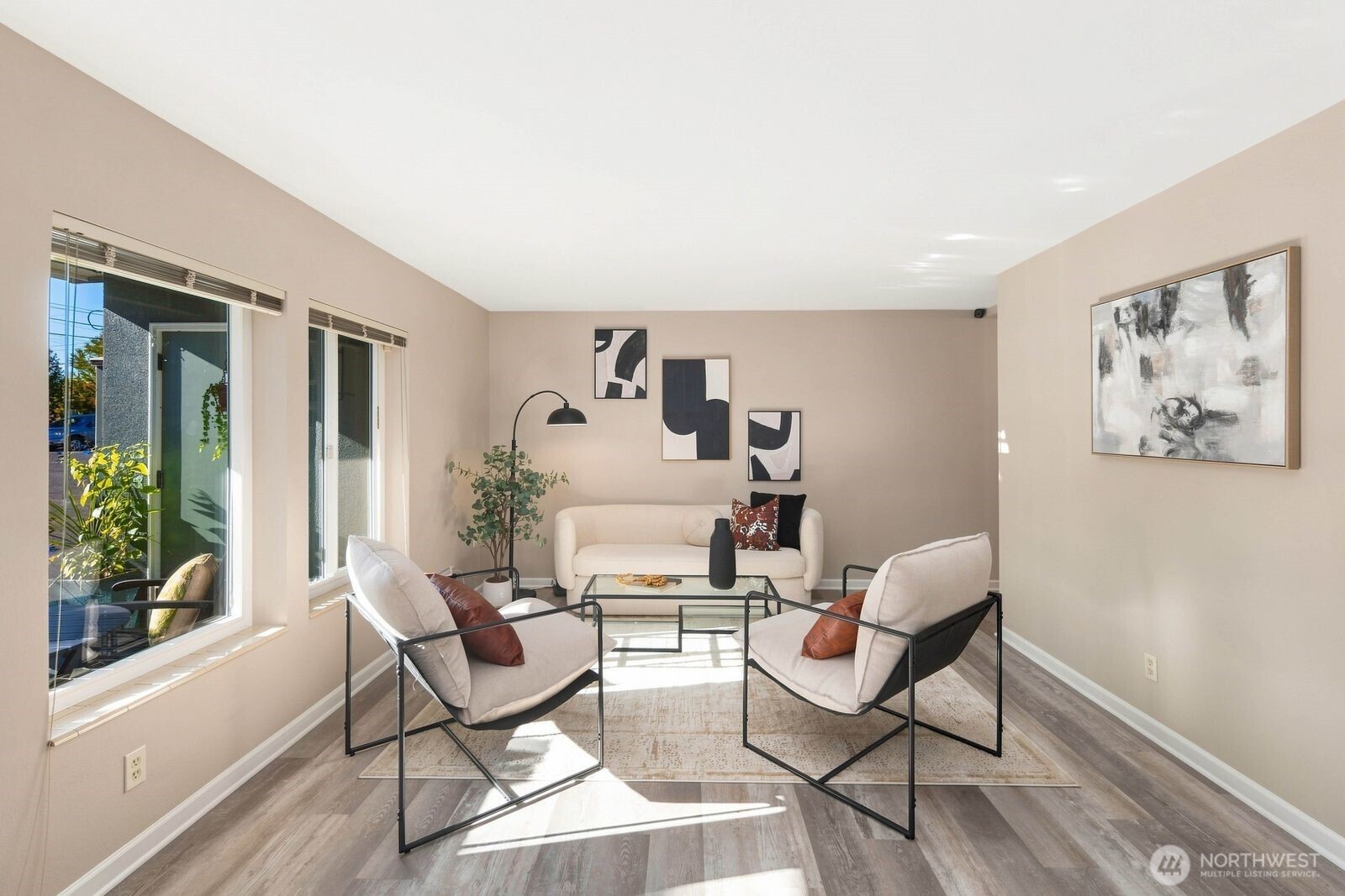 75 E Lynn Street B Property Photo 1