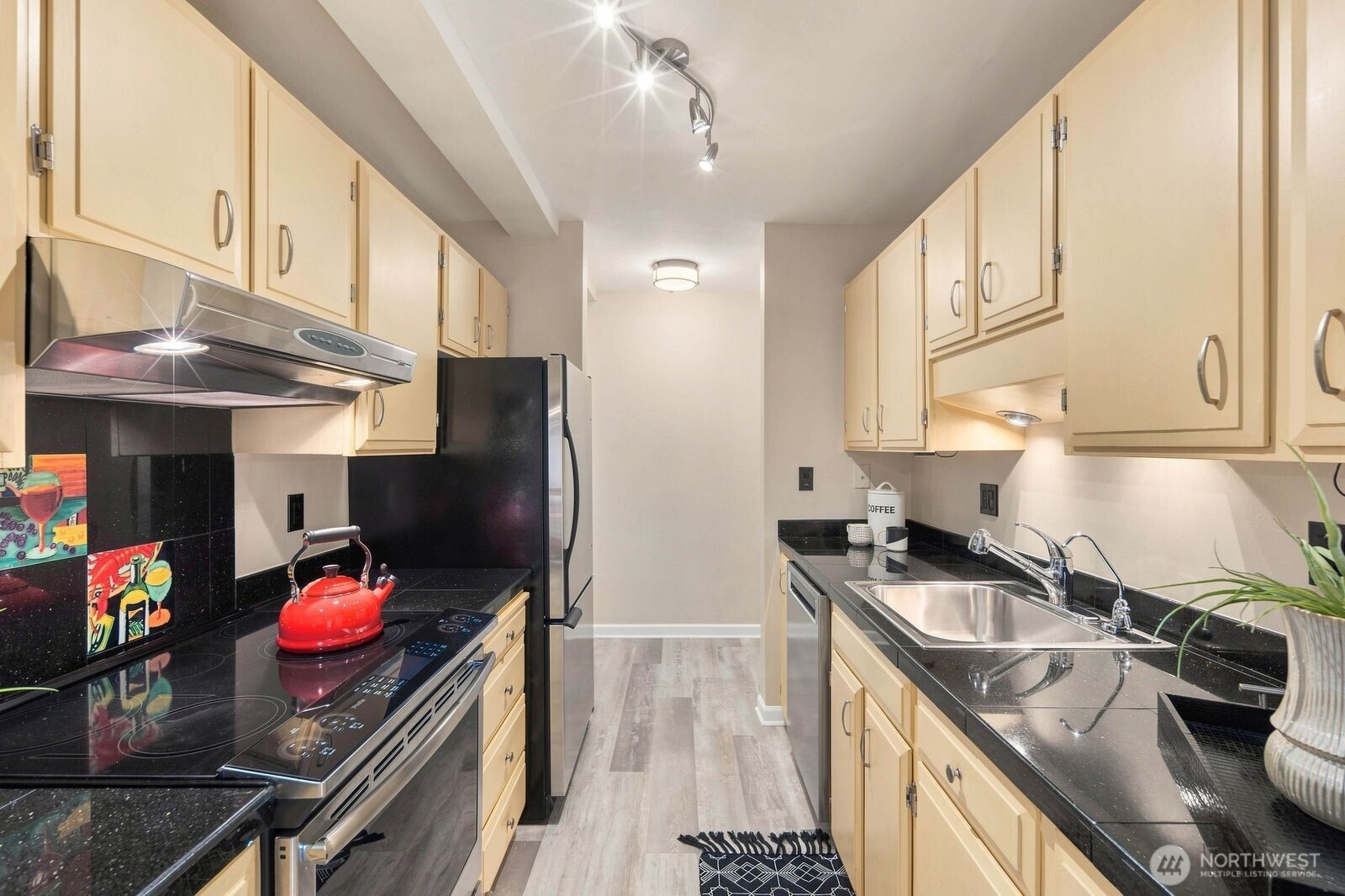75 E Lynn Street B Property Photo 11