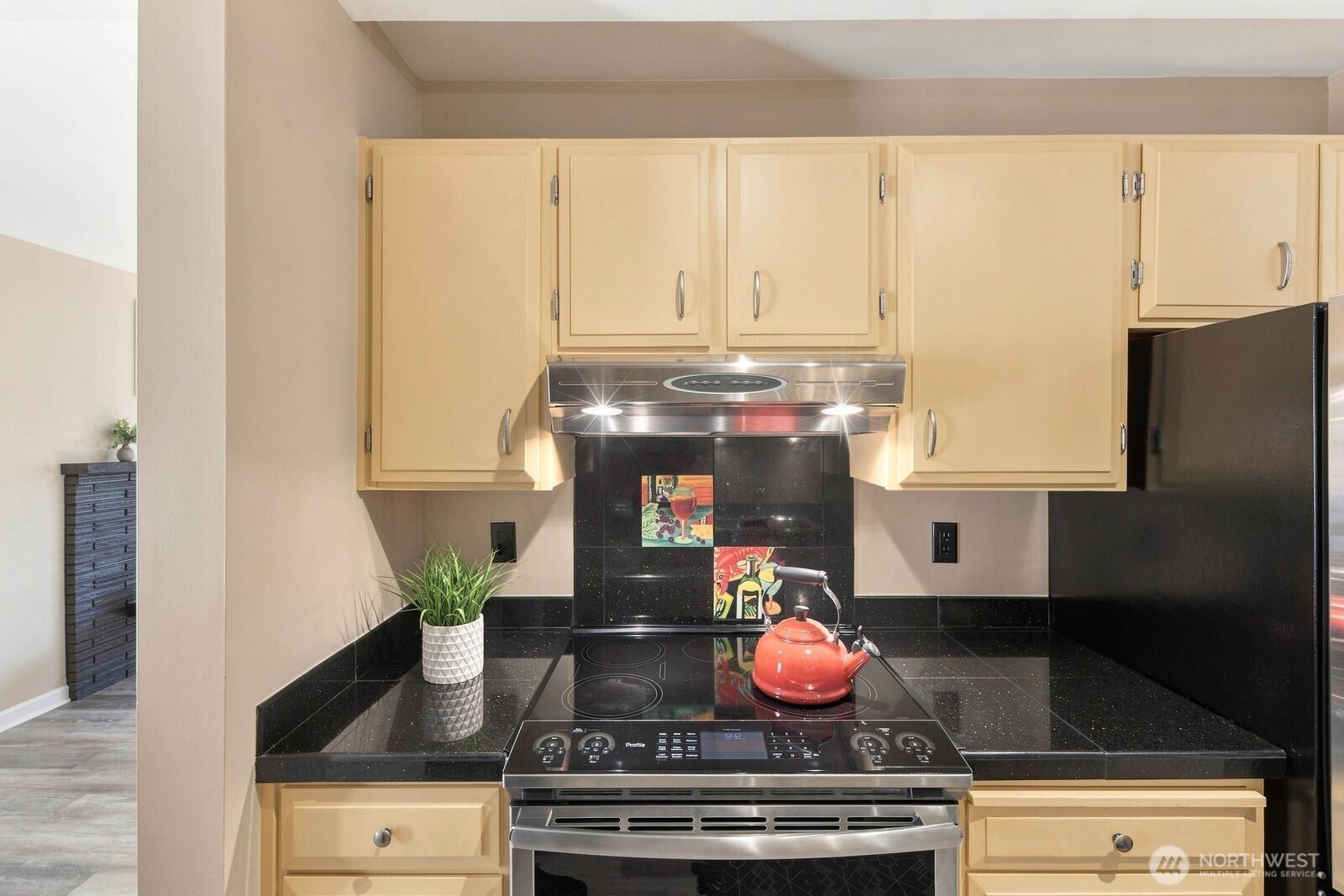 75 E Lynn Street B Property Photo 12