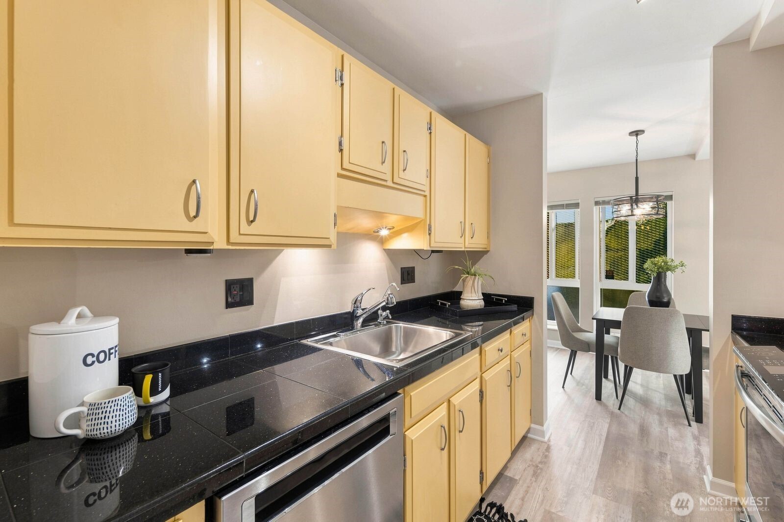 75 E Lynn Street B Property Photo 13