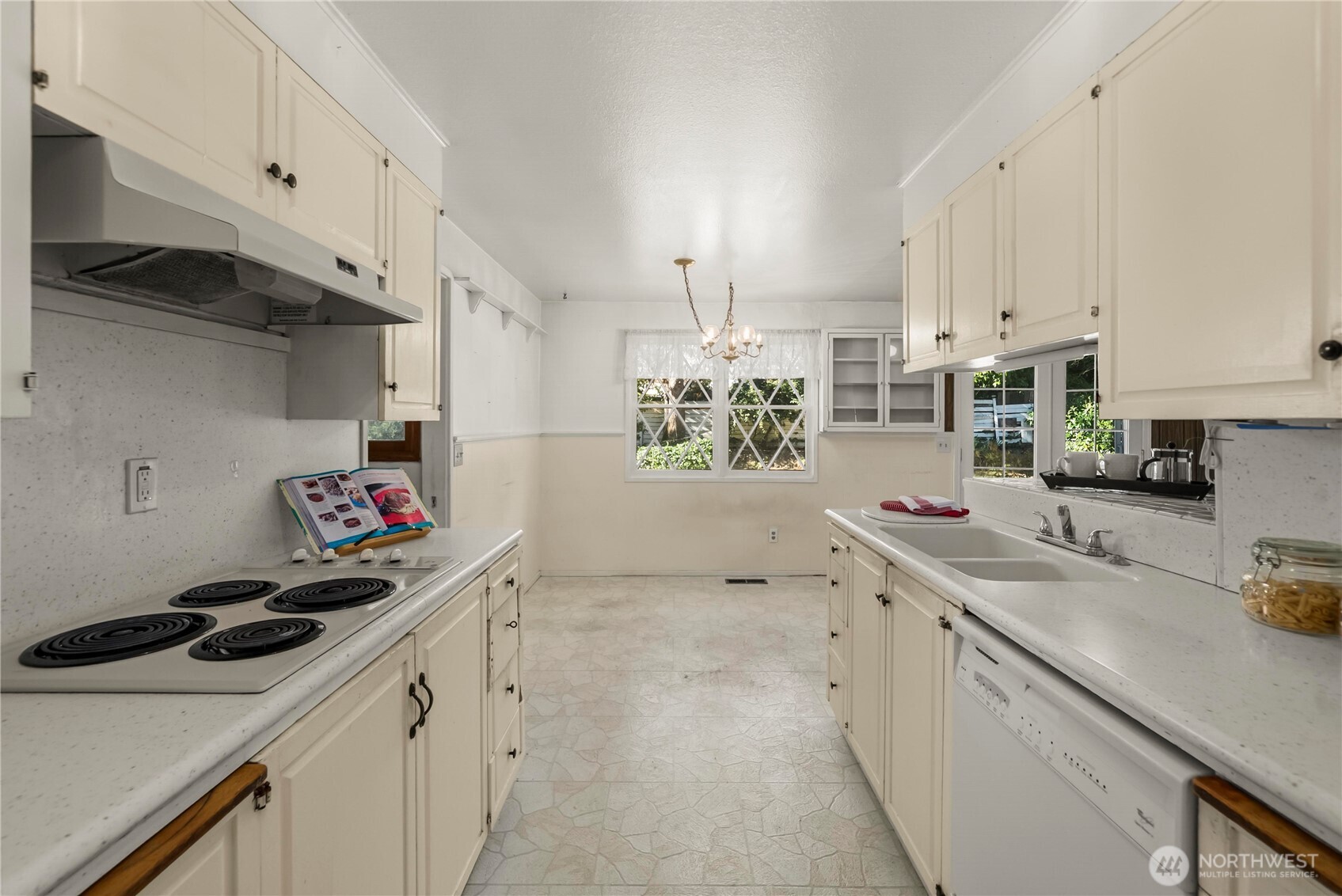 3129 Sylvia Boulevard Property Photo 10
