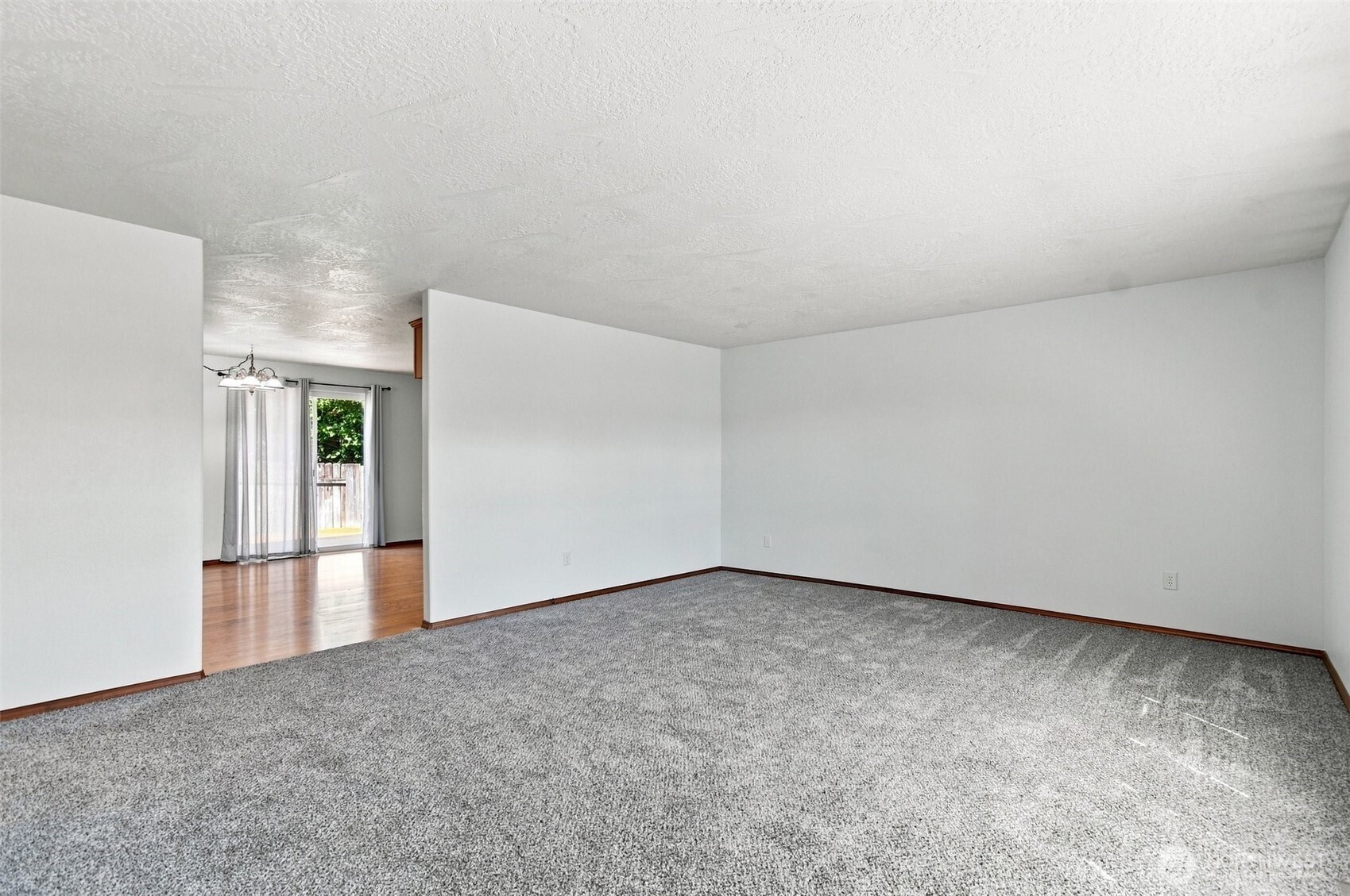 106 Mission Property Photo 4